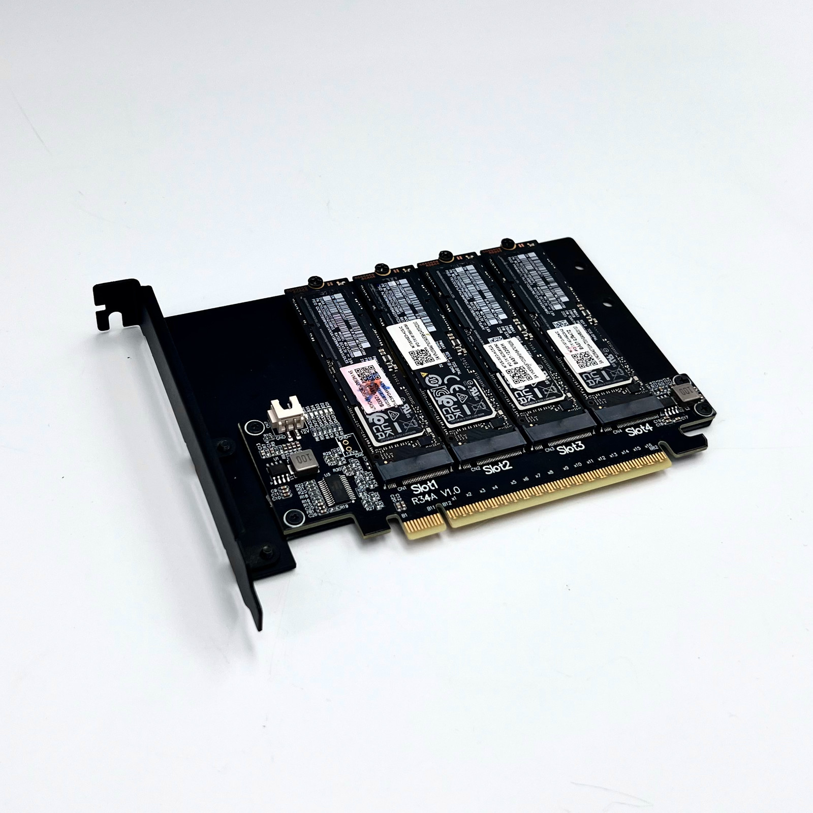 Karta rozszerzeń R34A PCIe 5.0 – Quad M.2 Nvme Pcie Bifurcation Card recenzja i cena